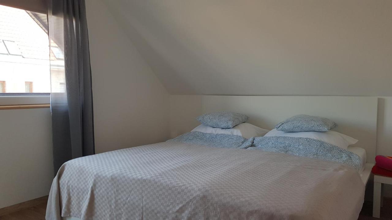 Vegvar Delux Apartman Дьюла Екстер'єр фото