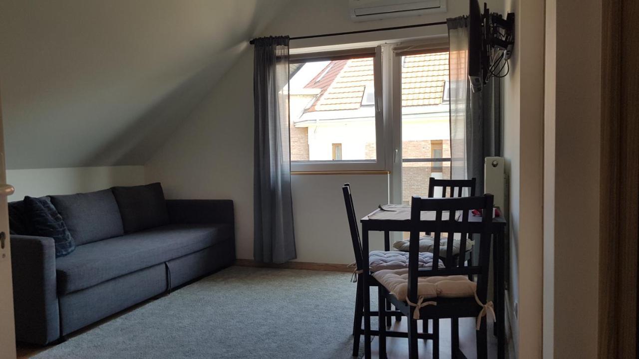 Vegvar Delux Apartman Дьюла Екстер'єр фото