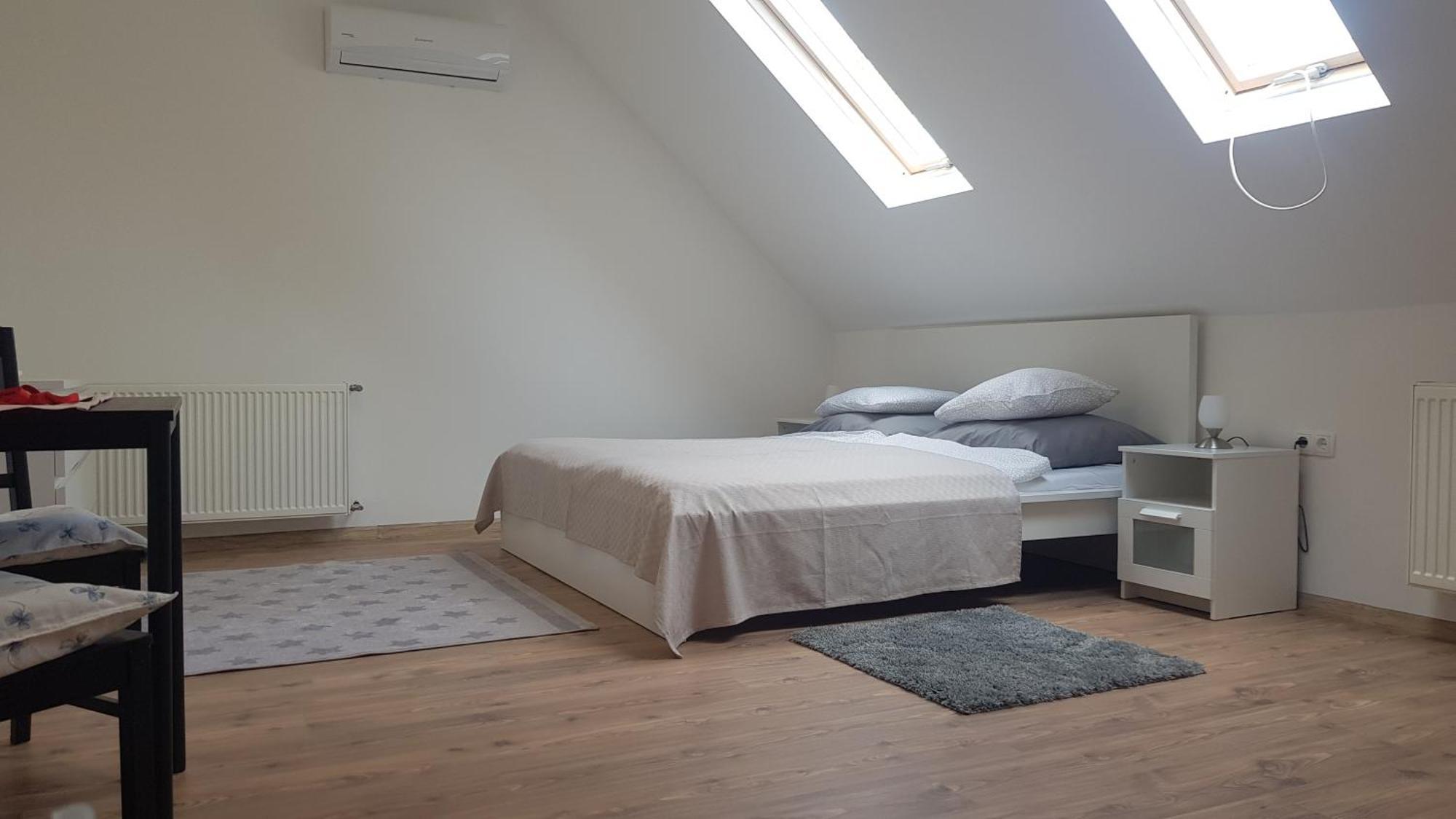 Vegvar Delux Apartman Дьюла Екстер'єр фото